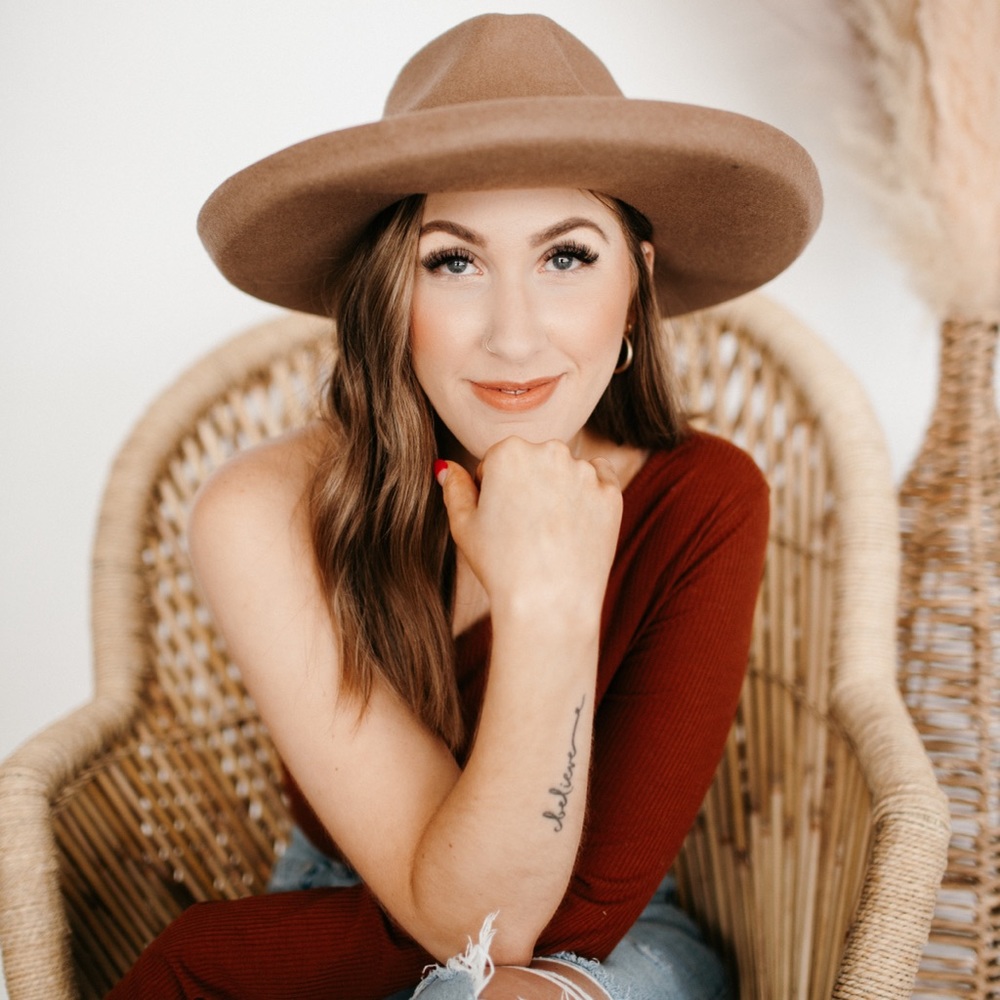 Meet your Posher, Ashley